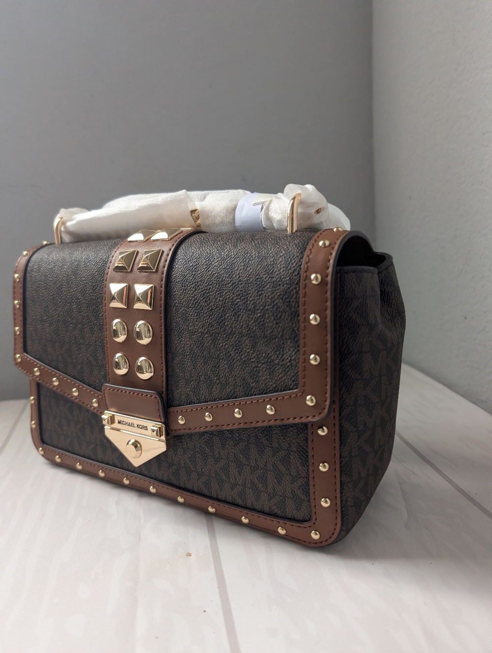 NWT Michael Kors Soho Large Studded Signature Logo Shoulder Bag in Brown - Picture 2 of 4